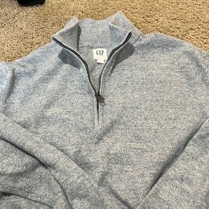 Gap sweater size medium